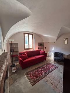 Iconic Italian Townhouse w Rooftop Terrace & Mountain View, Pigna - 7