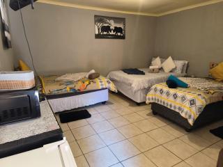 Acama Guest House - 1