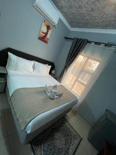 The Siblings Legacy Hotel - 9