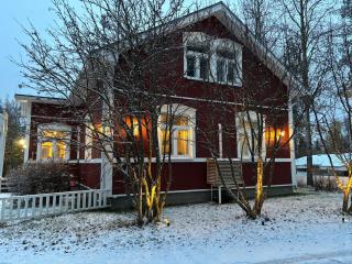 Spacious and cozy family-friendly wooden house - 9