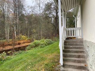 Idyllic Charm- with a moat! - 4