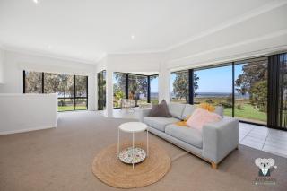 KozyGuru | Chittaway Point | Lakeside Luxe Retreat - 4