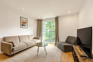 Comfortable 1BR Flat, 8 mins to Barbican Station - 0