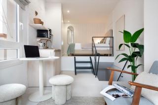 Plaza de San Gil Suite Apartment - 8