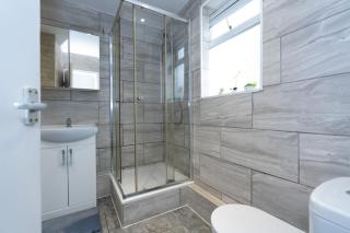 Open Mind Property - 4BR, 17 Guests & Free Parking - 2