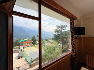 The Suraj Cottage Manali ! Private Parking ! Bonfire ! Playing Zone ! Near Mall Road - 6