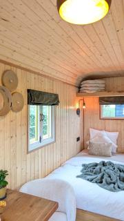 CRASH'NSTAY - Mamaloe -  - 7