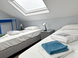 Charming Entire Apartment in Saint-Gilles, Brussels - 7