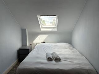 Charming Entire Apartment in Saint-Gilles, Brussels - 5