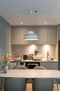 Hongdae St10, wide,bright & stylish house - 4