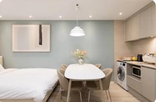 Hongdae St10, wide,bright & stylish house - 1