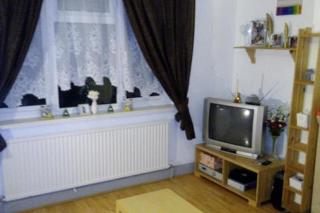 2 Bed - Sleeps 5 - Private Garden & Free Parking - 8