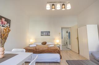 Sweet 1BR Apt, Smart TV & Fully Equipped, for Longstays - 3