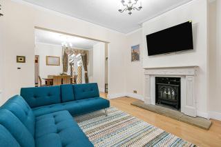 Spacious charming house near Heathrow - 1