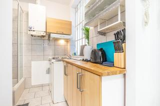 Cozy 1-Bedroom Apartment featuring Smart TV - 7