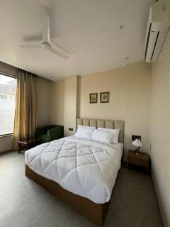 Modern Hotel Restaurant and Bar - 5