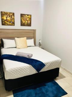 Homely Suburban Escape - Close to All You Need - 1