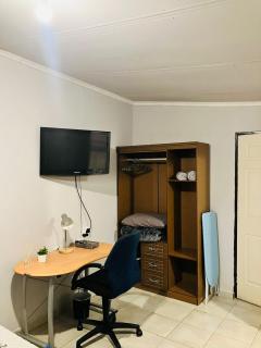 Homely Suburban Escape - Close to All You Need - 1