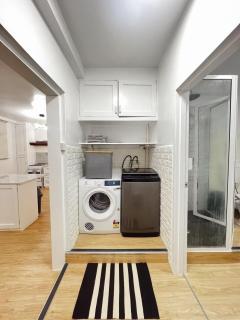 Gem 10 Gladstone -SuvaCBD 2 Bedroom - 7