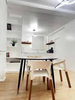 Gem 10 Gladstone -SuvaCBD 2 Bedroom - 5