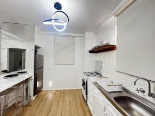 Gem 10 Gladstone -SuvaCBD 2 Bedroom - 4