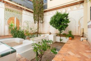 Stunning 3BR 2BTH with Parking and Jacuzzi - 6