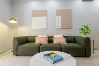 Stunning 3BR 2BTH with Parking and Jacuzzi - 3