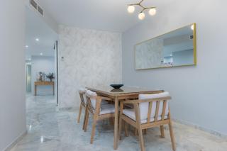 Stunning 3BR 2BTH with Parking and Jacuzzi - 2