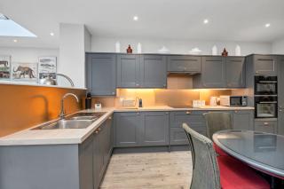 Flat 1, 119 Northgate St - luxury 2 bedroom apartment apartment close to the town centre with paid parking close by - 4