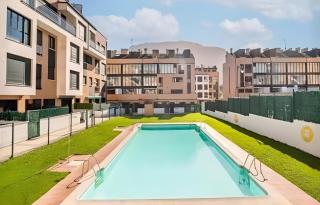 Piscina y balcón con vistas, cerca playa Antolín - 9