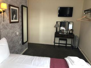 Ye Olde Talbot Hotel by Greene King Inns - 1