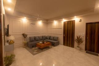 Half Flight Dwarka Sector 23 - 0