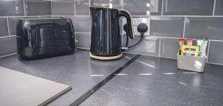 Comfy 1BR Apt, Self Check In, Free Parking by The Davis Collective - 2