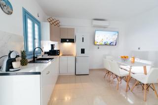 Central Fira Luxury Apartment - 8