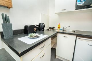 Bright Convenient Central Coventry Budget Studio - 2