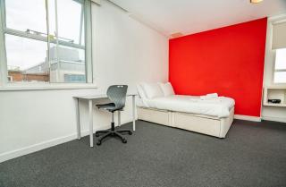 Bright Convenient Central Coventry Budget Studio - 1