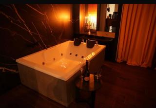 Dejan Lovely Flat with Jacuzzi - 1