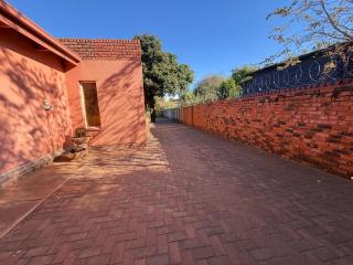 Bushveld Inn Guest House - 7