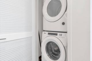 Luxury 1BR Penthouse, Bay City Views Downtown - 6