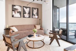 3BR Penthouse Direct, Stunning Water Views - 8