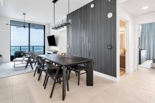 3BR Penthouse Direct, Stunning Water Views - 1