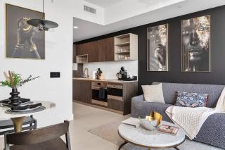 Penthouse 1BR Breathtaking City Water Views - 6