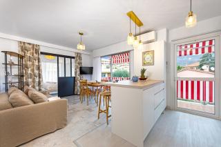 Joli appartement bien équipé avec piscine et parking - 0