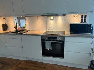 Modern apartment with carport near city and airport - 7