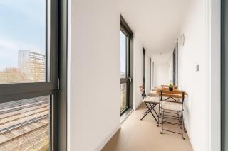 2 Bed Balcony Flat in Vauxhall - 2