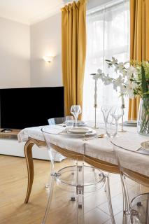 Charming Oxford street Home away - 8