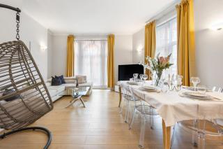 Charming Oxford street Home away - 0