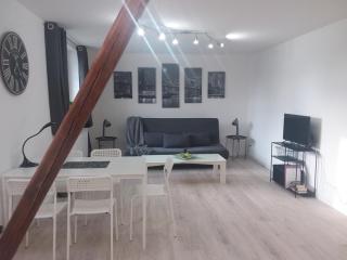 Hamburg - Haus - Airport 2 - 3