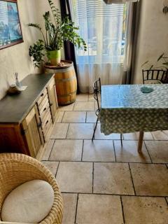 Charming Village House in the Heart of Isle-sur-la-Sorgue - 8
