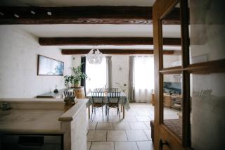 Charming Village House in the Heart of Isle-sur-la-Sorgue - 1